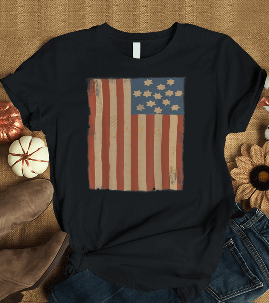 Vintage US Colonial Flag 13 Colonies Primitive Stars and Stripes Iconic T-Shirt