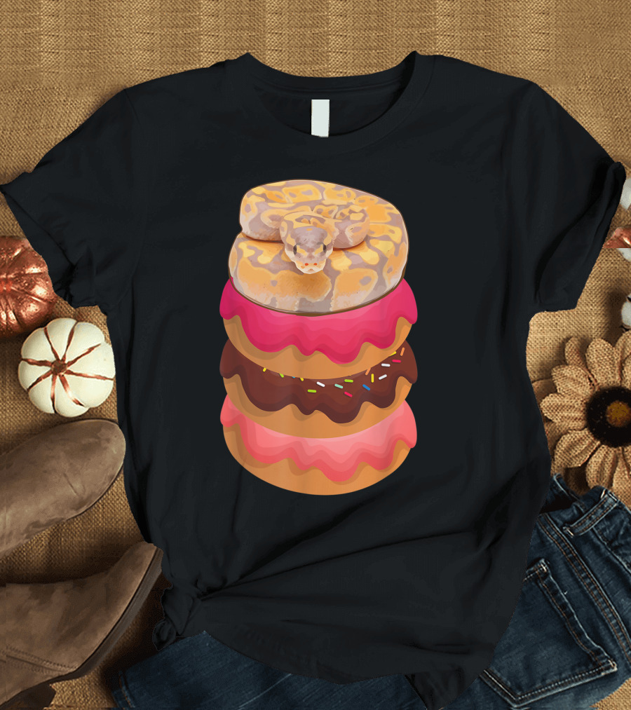 UNIQUE FUNNY BALL PYTHON SNAKES LOVE DONUTS STACKED SWEET TREAT T-Shirt