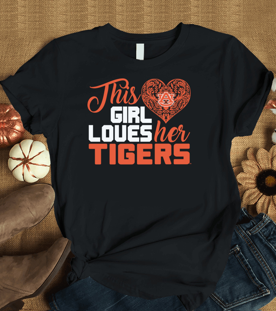 This Girl Loves Her Auburn Tigers Heart T-Shirt