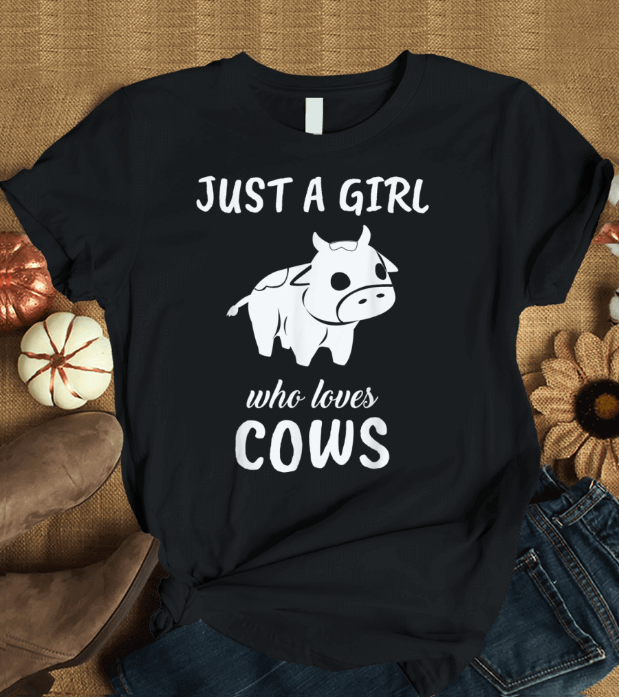 Just A Girl Who Loves Cows Cute Cow Cartoon T-Shirt