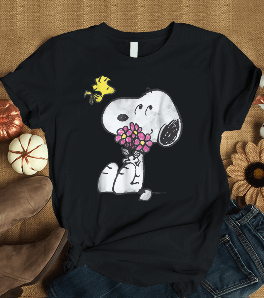 Peanuts Snoopy Woodstock Holding Pink Mother's Love Flowers T-Shirt