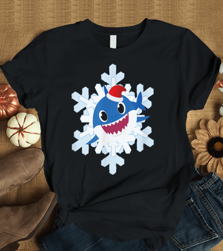 Sister Shark Cute Baby Shark Christmas Snowflake Santa Hat T-Shirt
