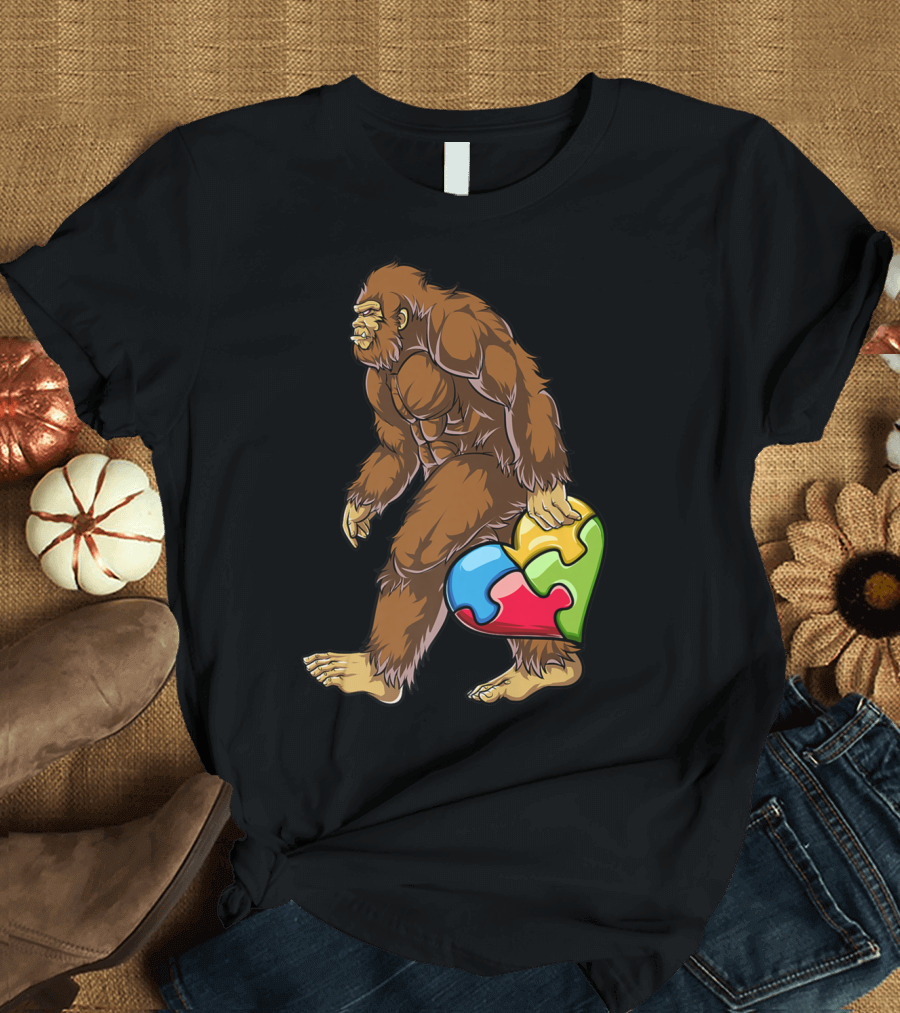 Bigfoot Holding Heart Puzzle Piece Autism Awareness Boys Men19 T-Shirt