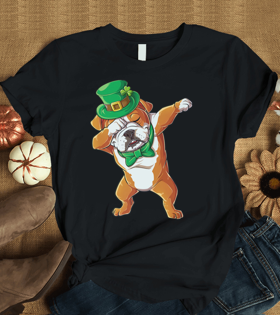 Dabbing English Bulldog St Patricks Day Leprechaun Hat Bow Tie T-Shirt