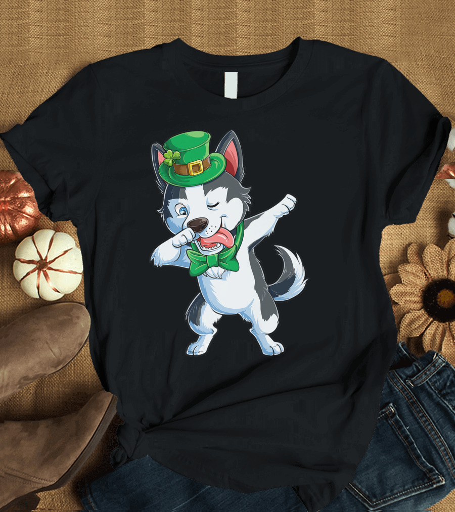 Siberian Husky Dabbing St Patricks Day Leprechaun Hat Bow Tie T-Shirt
