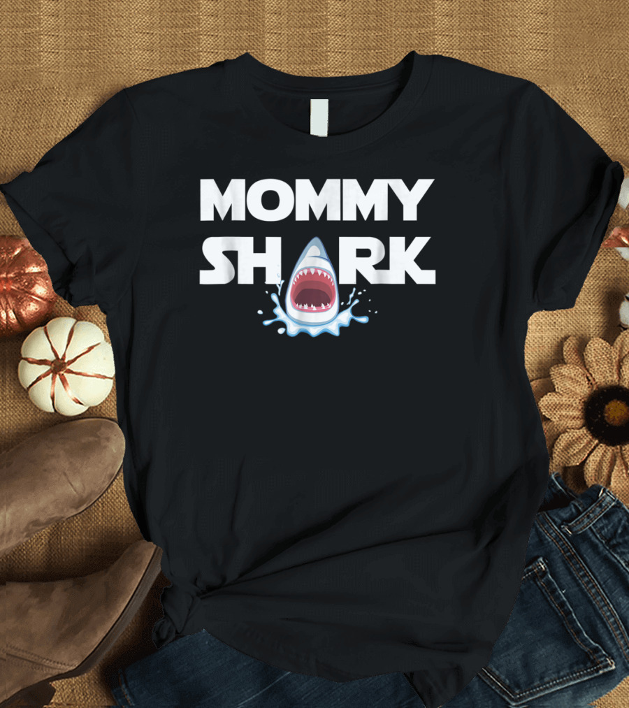 Mommy Shark Doo Doo Doo Funny Mom Monster T-Shirt