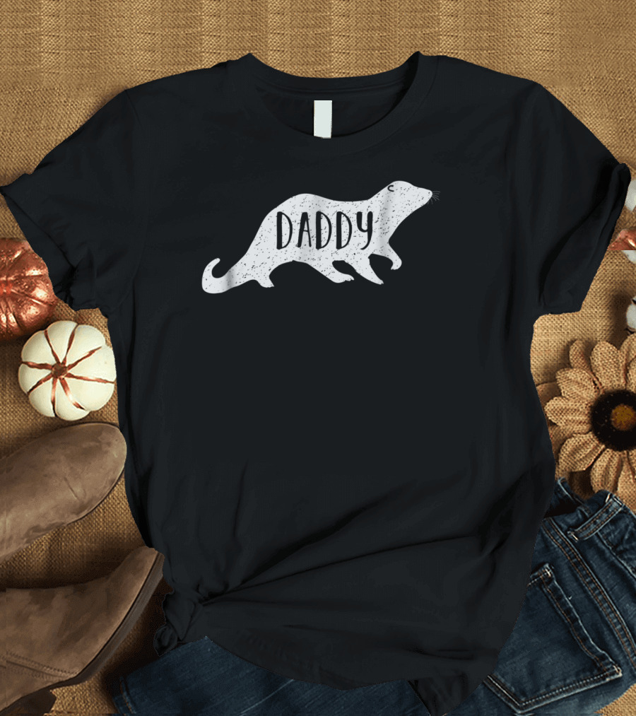 Vintage Daddy Otter Mom Tees26 T-Shirt
