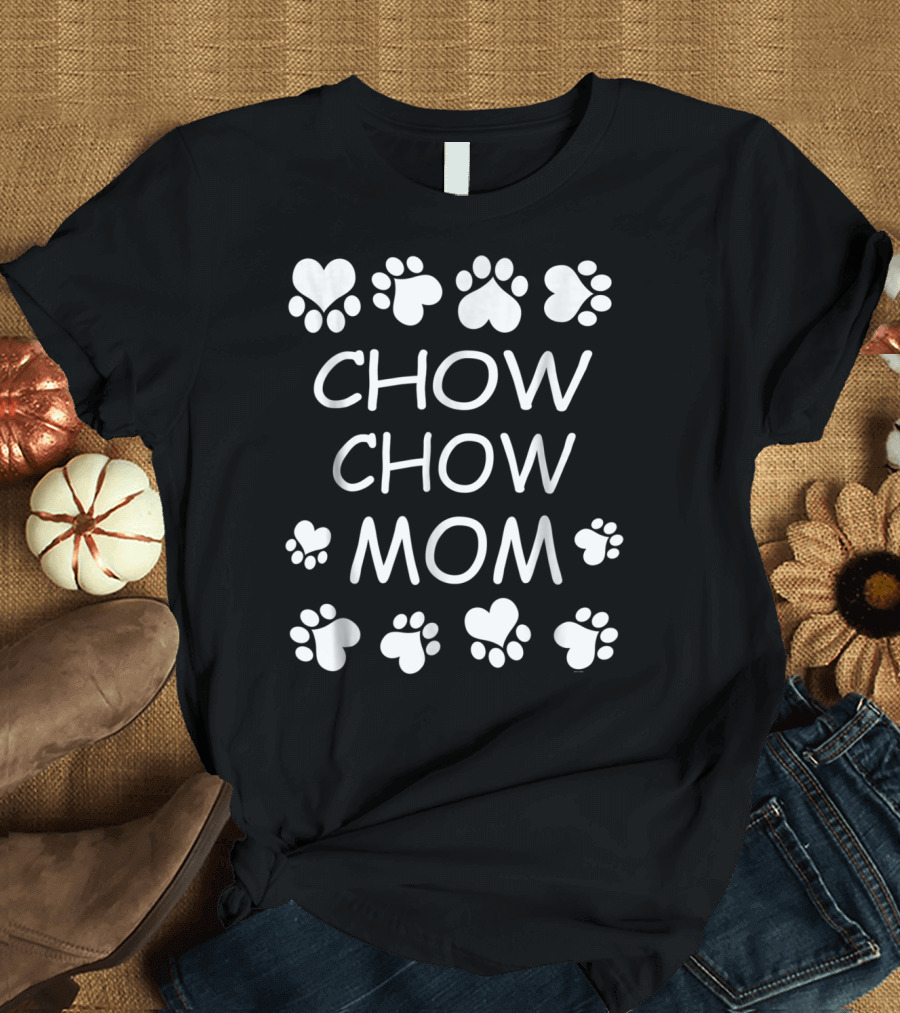 Chow Chow Mom Paw Print Hearts Christmas Birthday T-Shirt