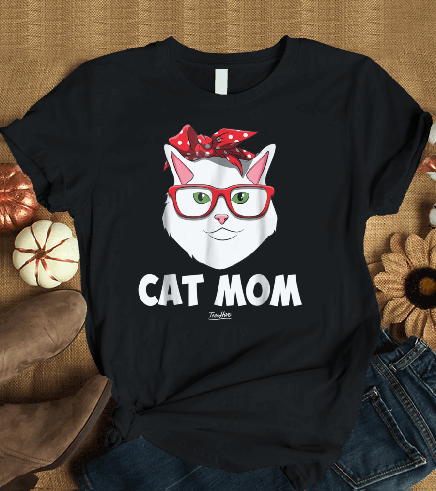 Cat Mom Funny Cat Lover with Glasses and Red Bow T-Shirt