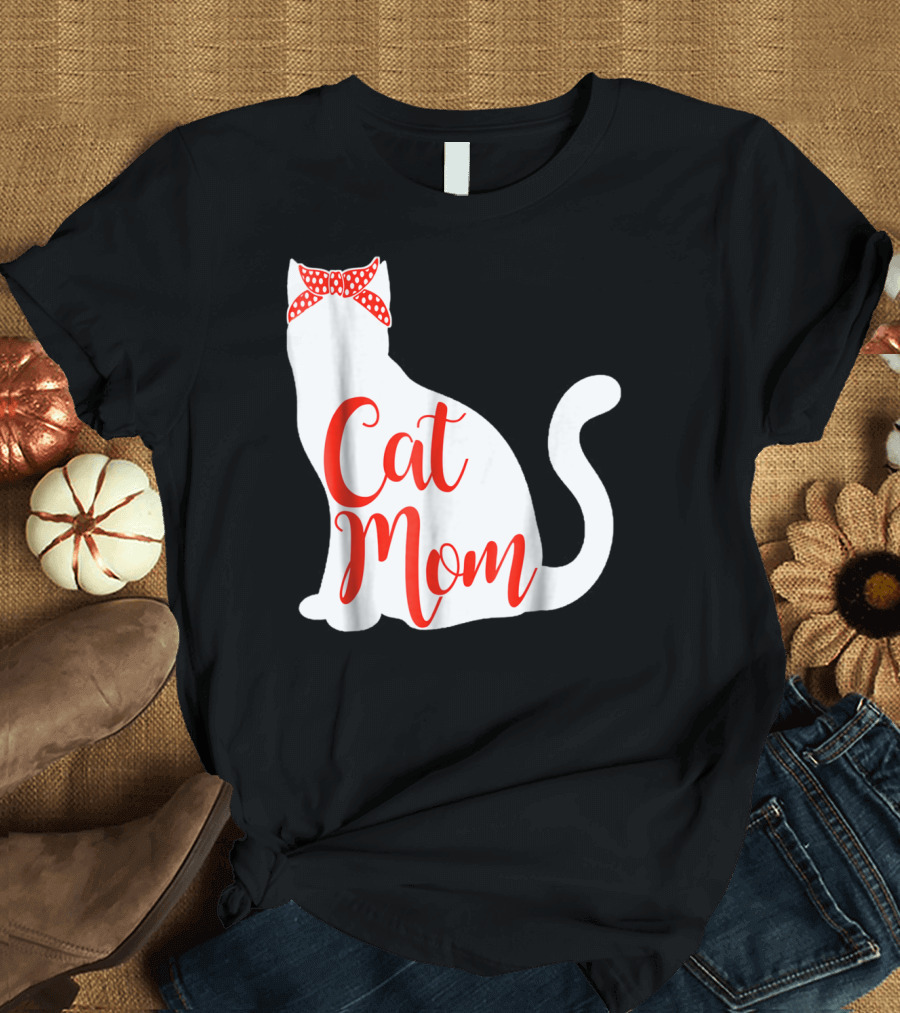 Cat Mom Cute Cat Owner Lover with Red Bow T-Shirt