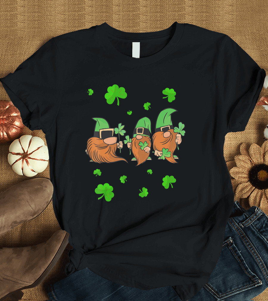 St Patricks Day Irish Gnomes Leprechauns Shamrocks T-Shirt