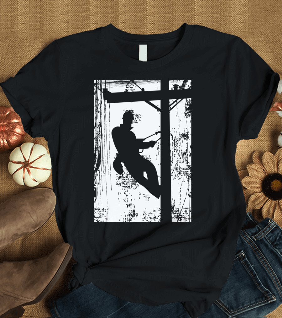 Daddy Father Lineman Electric Cable Lineman Worker Climbing Utility Pole T-Shirt
