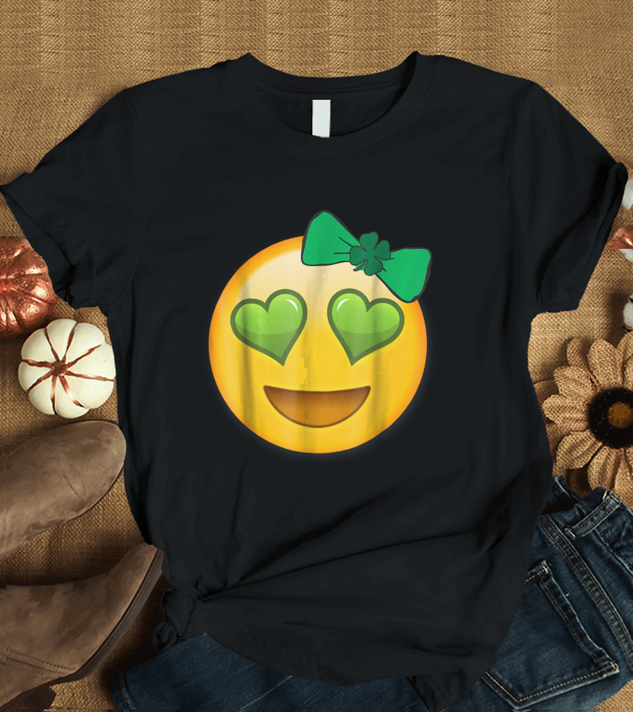 Saint Patricks Day Emoji with Green Heart Eyes and Shamrock Bow T-Shirt