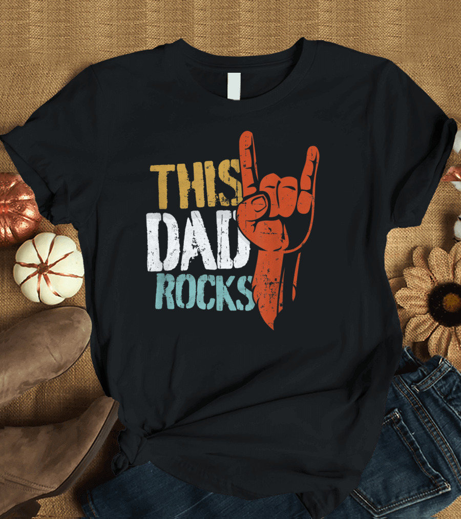 This Dad Rocks Heavy Metal Rock N Roll Hand Sign T-Shirt