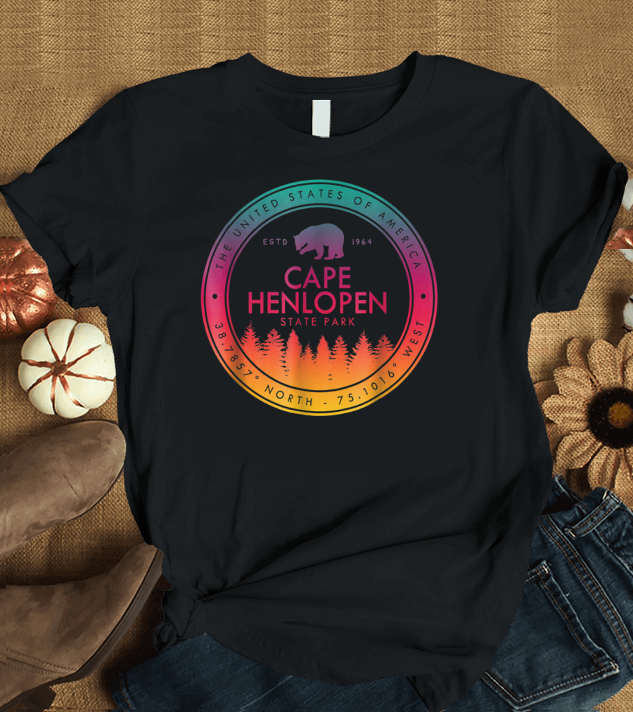 The United States of America Cape Henlopen State Park ESTD 1964 Bear and Trees Emblem 38.787 North 75.1016 West T-Shirt