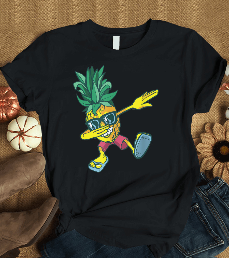 Dabbing Pineapple Sunglasses Dance Move Fun Summer Wear T-Shirt