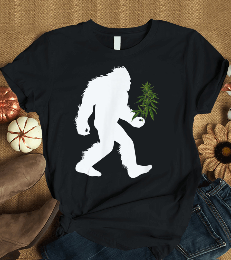 Bigfoot Sasquatch Holding Cannabis Plant Marijuana T-Shirt