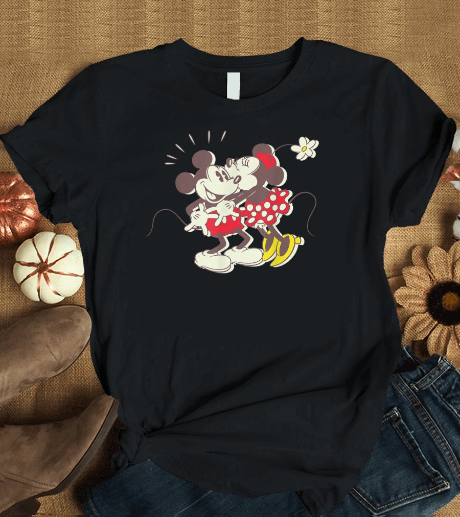 Disney Mickey Mouse and Minnie Mouse Vintage Kiss T-Shirt