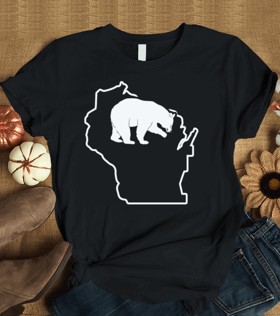 Black Bear Wisconsin Hunting Scene T-Shirt