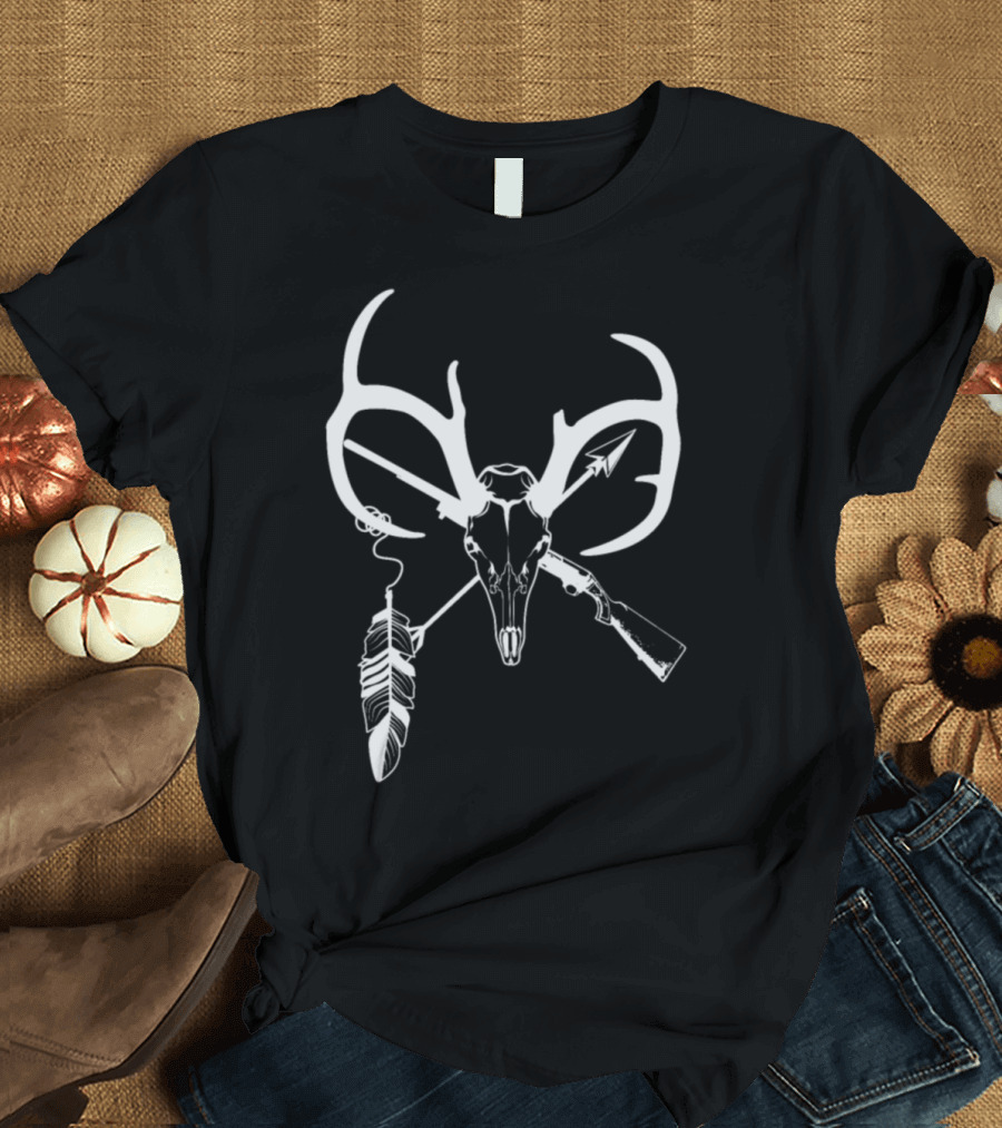 West Deer Hunting Skull Feather Bow Weapon USA T-Shirt