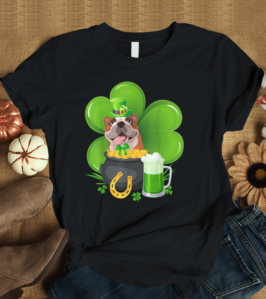 English Bulldog Lucky Leprechaun Dog Clover Horseshoe Gold Coins Green Beer T-Shirt