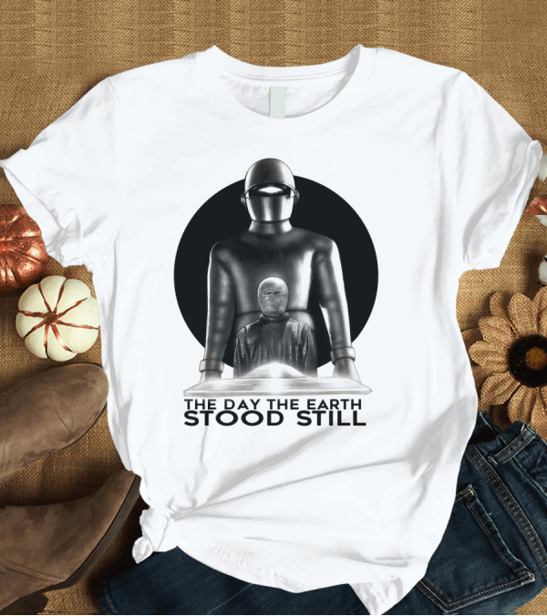 T-Shirt: The Day the Earth Stood Still Classic Sci-Fi Robot and Alien T-Shirt The Day the Earth Stood Still Classic Sci-Fi Robot and Alien T-Shirt