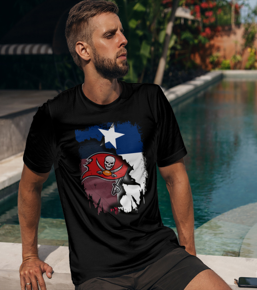 Texas Flag And Tampa Bay Buccaneers Skull And Swords Football Logo Combination T-Shirt