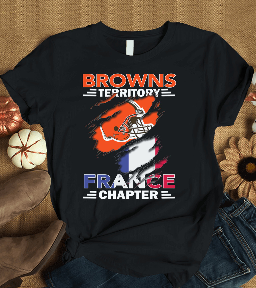 Browns Territory France Chapter Helmet And Flag T-Shirt