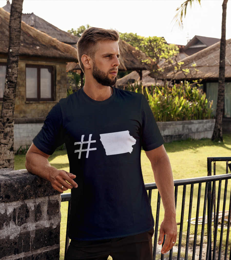 Iowa IA USA Flag Holiday Traveling T-Shirt