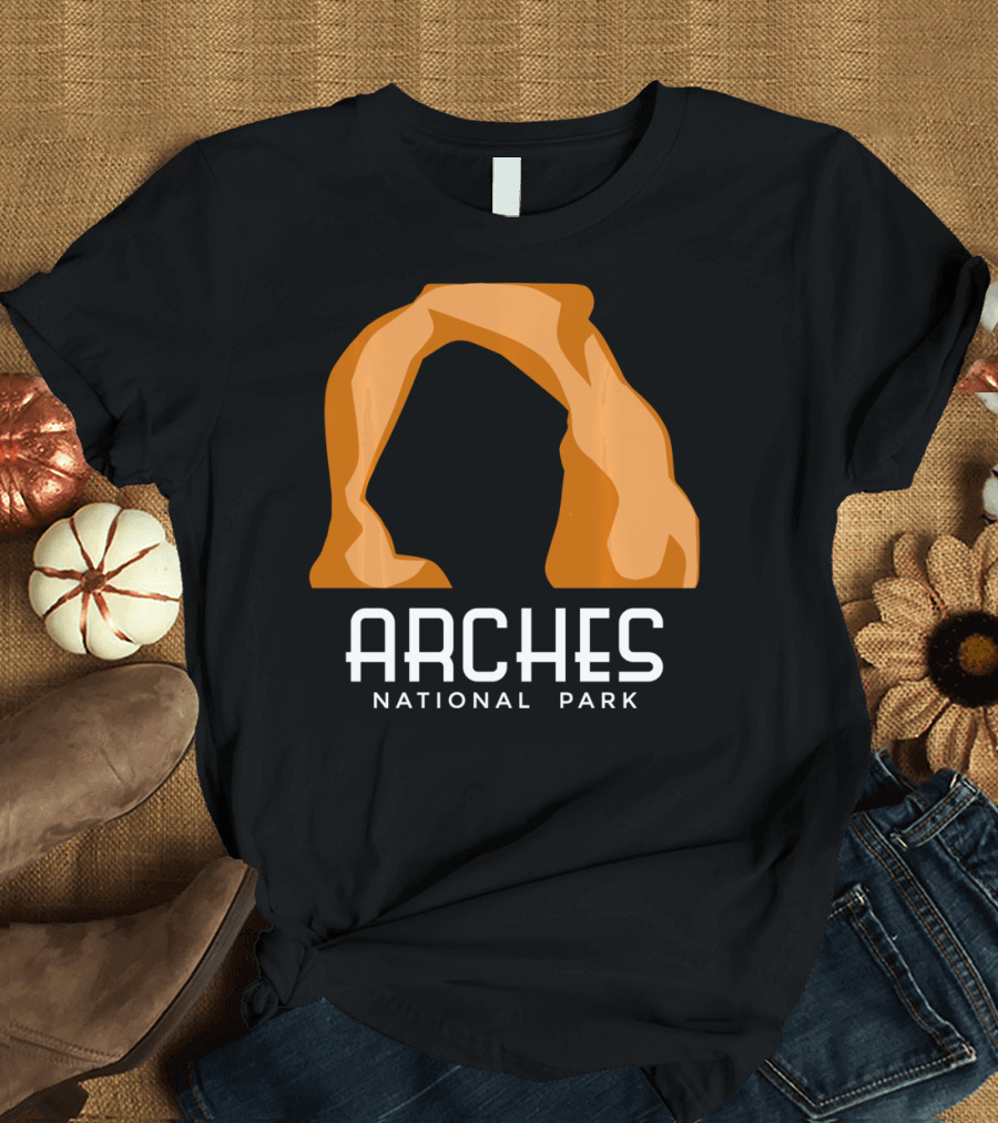 Arches National Park 1929 Moab Utah Iconic Delicate Arch T-Shirt
