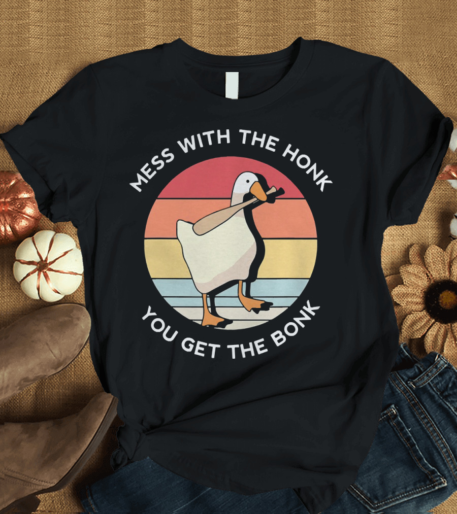 Mess With The Honk You Get The Bonk Goose Retro Vintage Goose With Bat T-Shirt