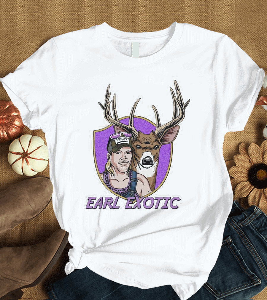 Earl Exotic Deer Hunter with Sunglasses Mule Deer Antlers T-Shirt