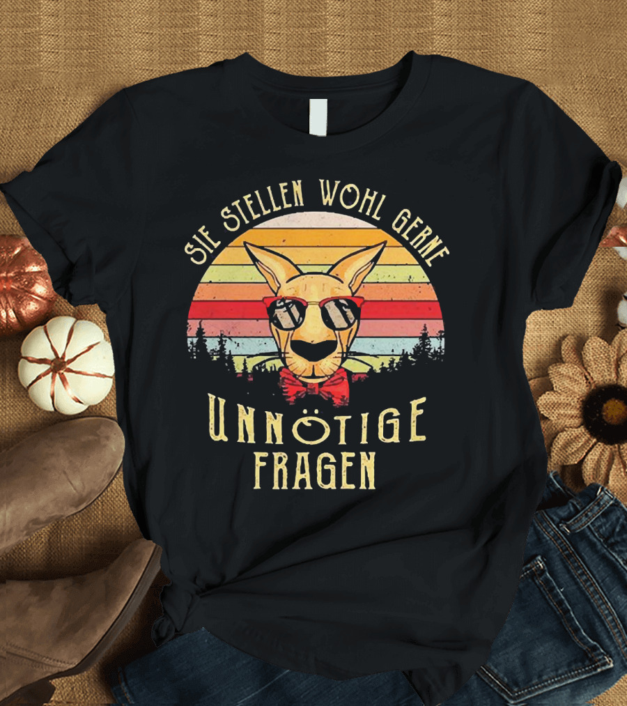 Sie Stellen Wohl Gerne Unnötige Fragen Retro Kangaroo with Sunglasses and Bow Tie Forest Stripes T-Shirt
