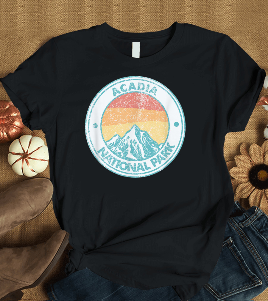 Acadia National Park Vintage Mountain Sunset Circle Badge T-Shirt
