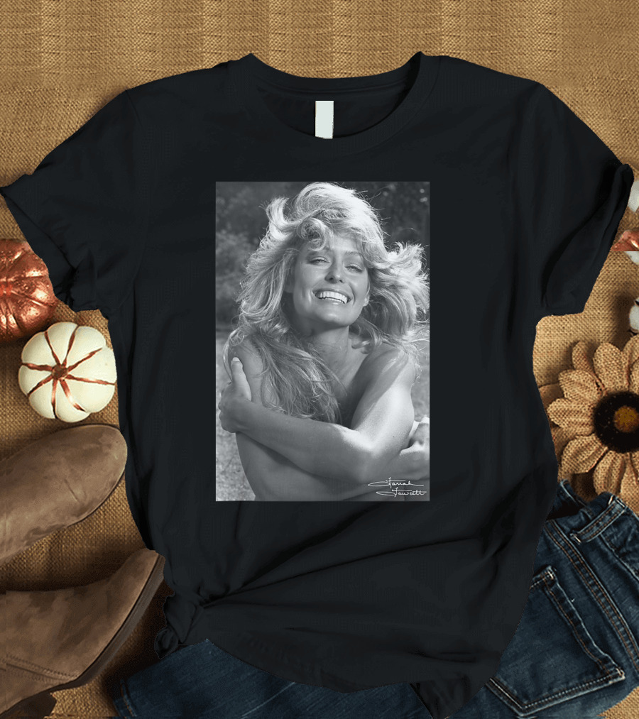 Farrah Fawcett Smiling Black and White Photo T-Shirt