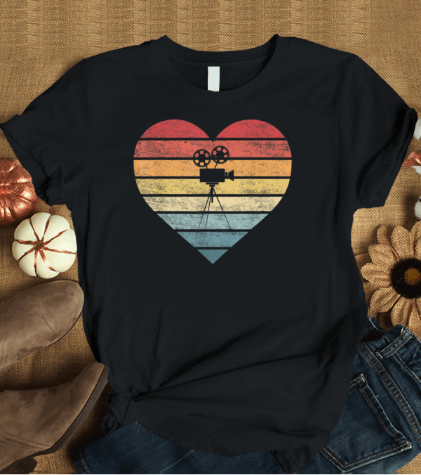 T-Shirt: Filmmaker Sunset Heart Camera Film Retro T-Shirt Filmmaker Sunset Heart Camera Film Retro T-Shirt