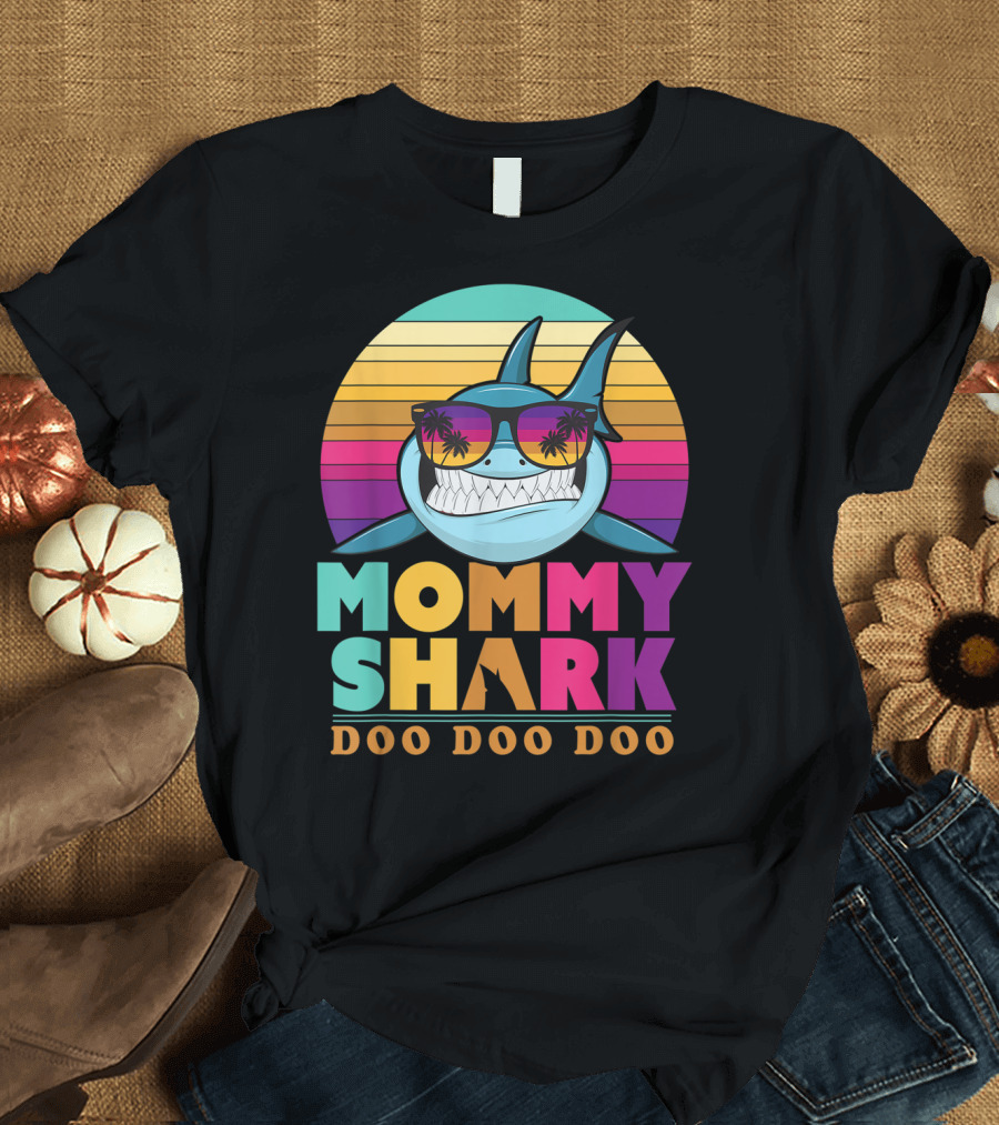 Mommy Shark Doo Doo Doo Retro Sunset with Sunglasses T-Shirt