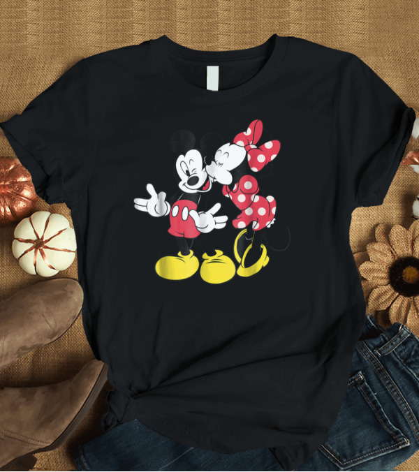 T-Shirt: Disney Mickey and Minnie Mouse Classic Love Iconic Duo Bold Colors T-Shirt Disney Mickey and Minnie Mouse Classic Love Iconic Duo Bold Colors T-Shirt