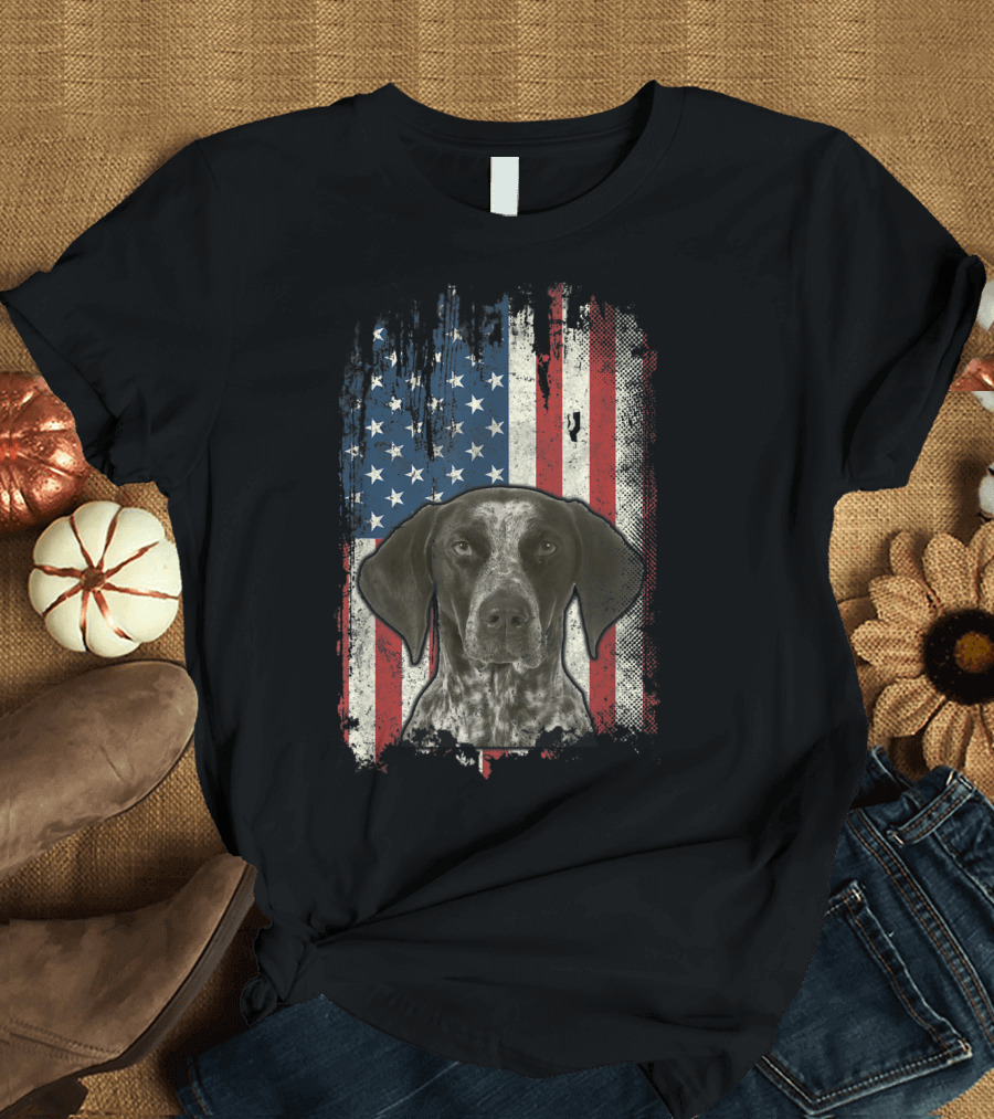 German Shorthaired Pointer Overlaid on Distressed American Flag Background USA T-Shirt