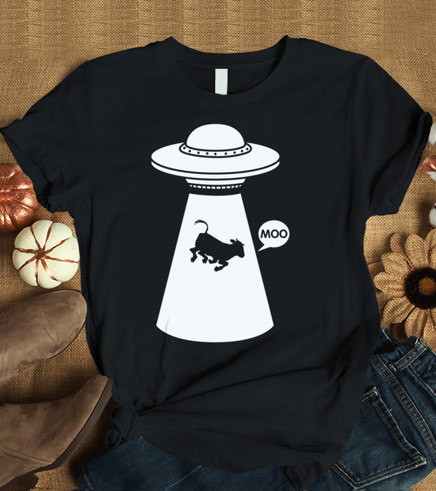 UFO Cow Abduction MOO Funny Space Alien Joke T-Shirt