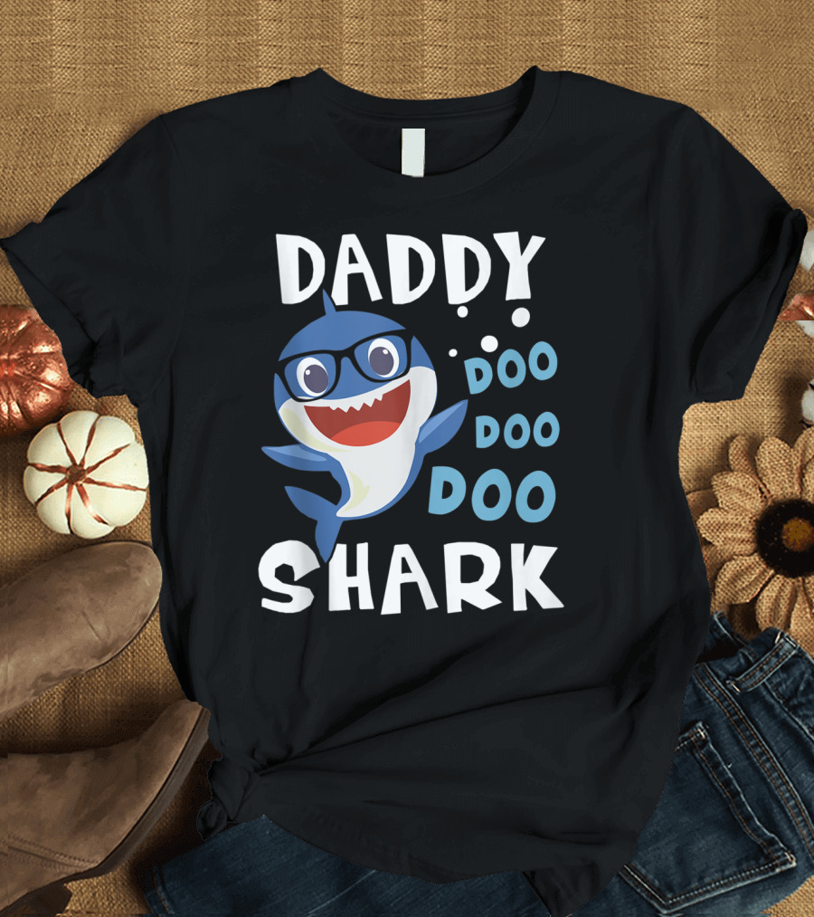 Daddy Shark Doo Doo Doo Funny Baby Mommy T-Shirt
