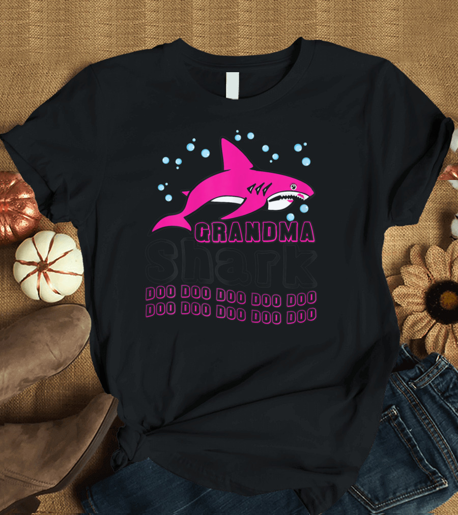 GRANDMA SHARK DOO DOO DOO DOO DOO DOO DOO DOO DOO DOO DOO DOO T-Shirt