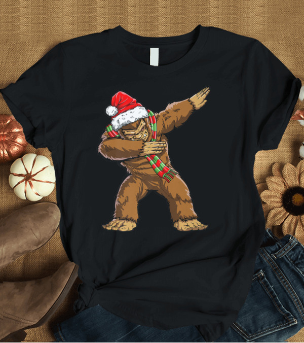 T-Shirt: Bigfoot Santa Dabbing Sasquatch Christmas T-Shirt Bigfoot Santa Dabbing Sasquatch Christmas T-Shirt