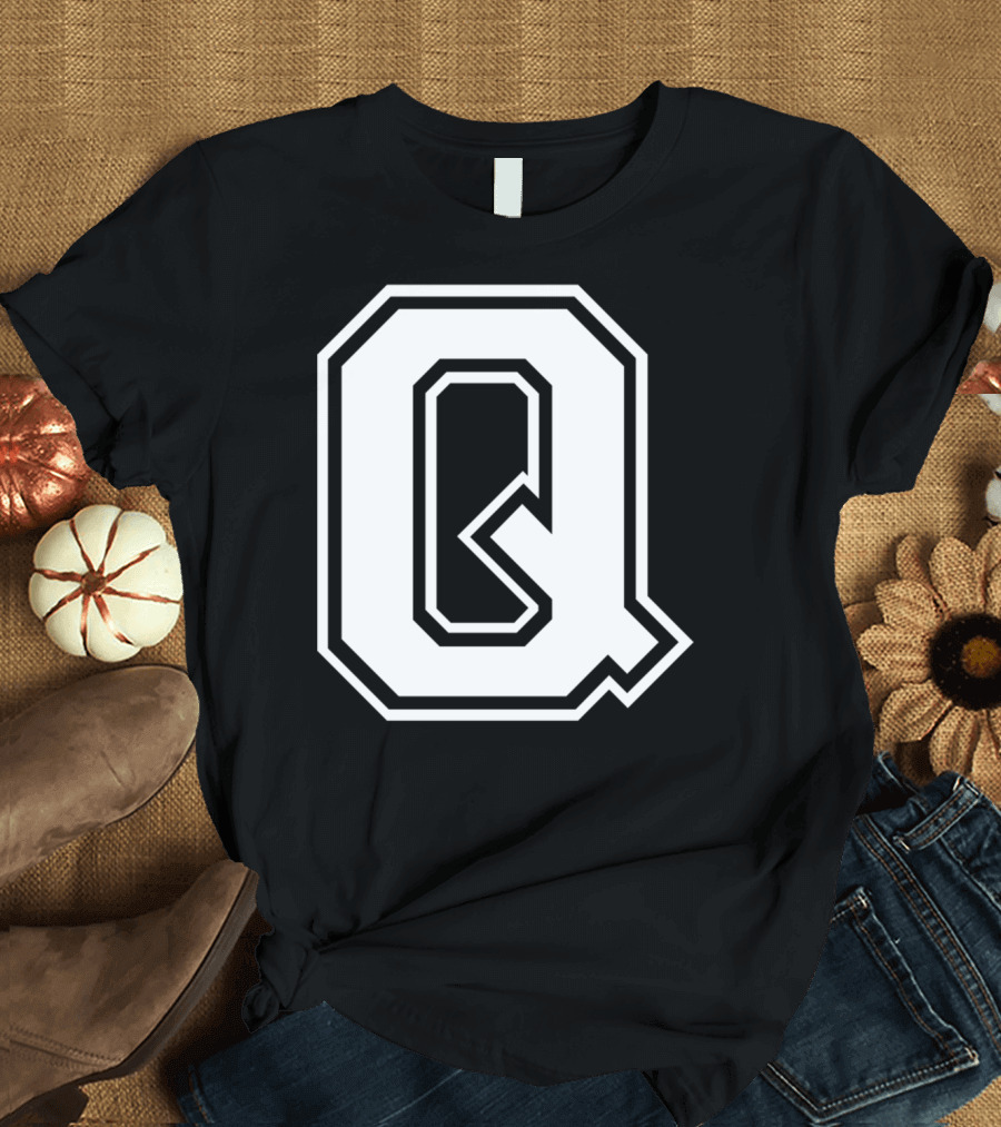 Q Name Initial Old School Letter T-Shirt
