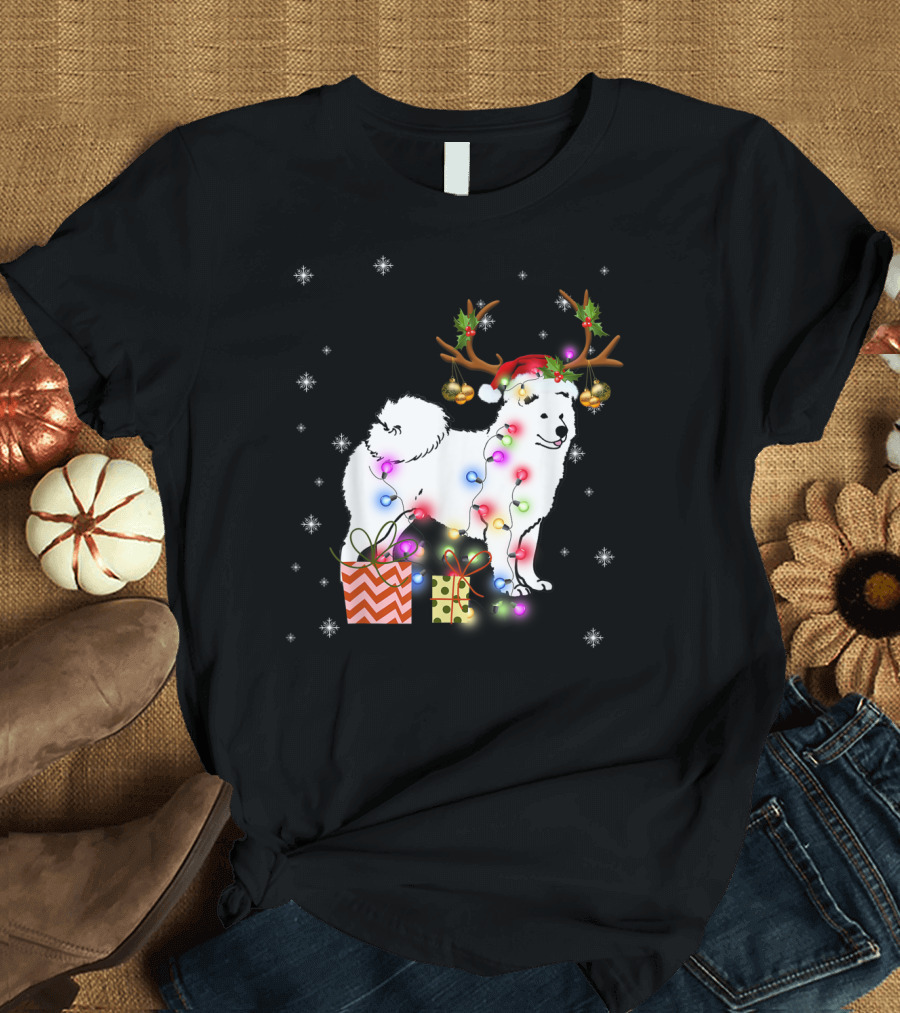 Samoyed Reindeer Antlers Santa Hat Xmas Lights Snowflakes Holiday Gifts T-Shirt