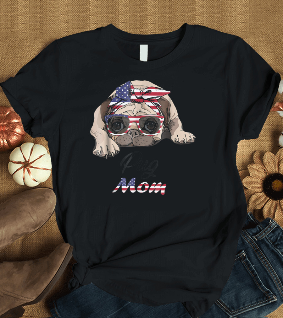 Pug Mom American Flag Bandana and Glasses T-Shirt