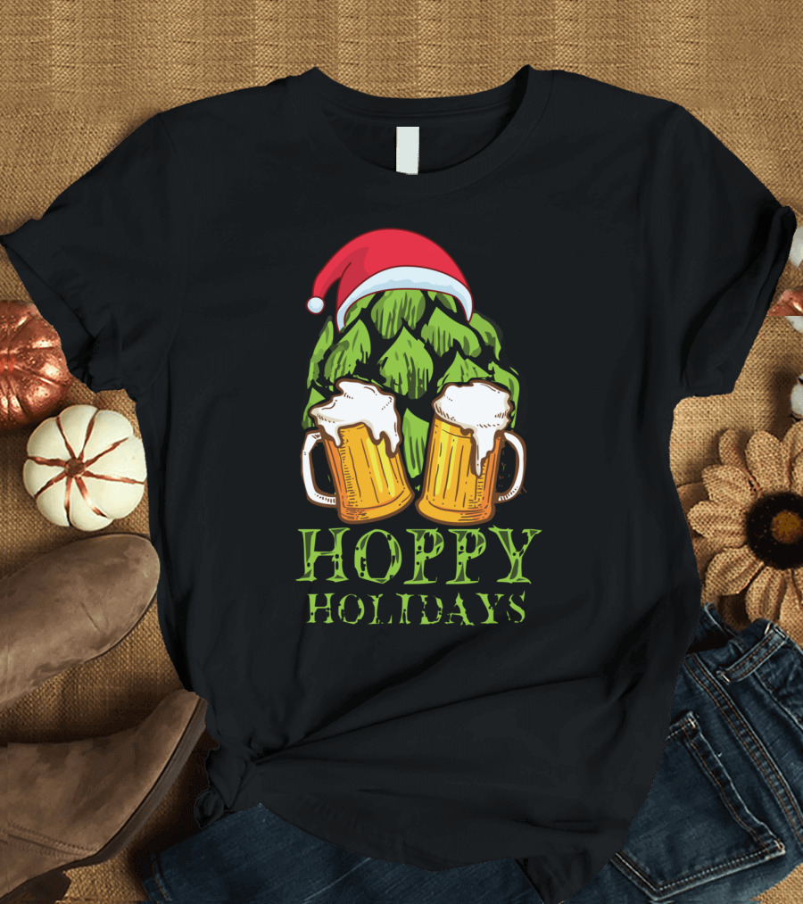 Hoppy Holidays Funny Christmas Craft Beer Hops with Santa Hat and Beer Mugs T-Shirt
