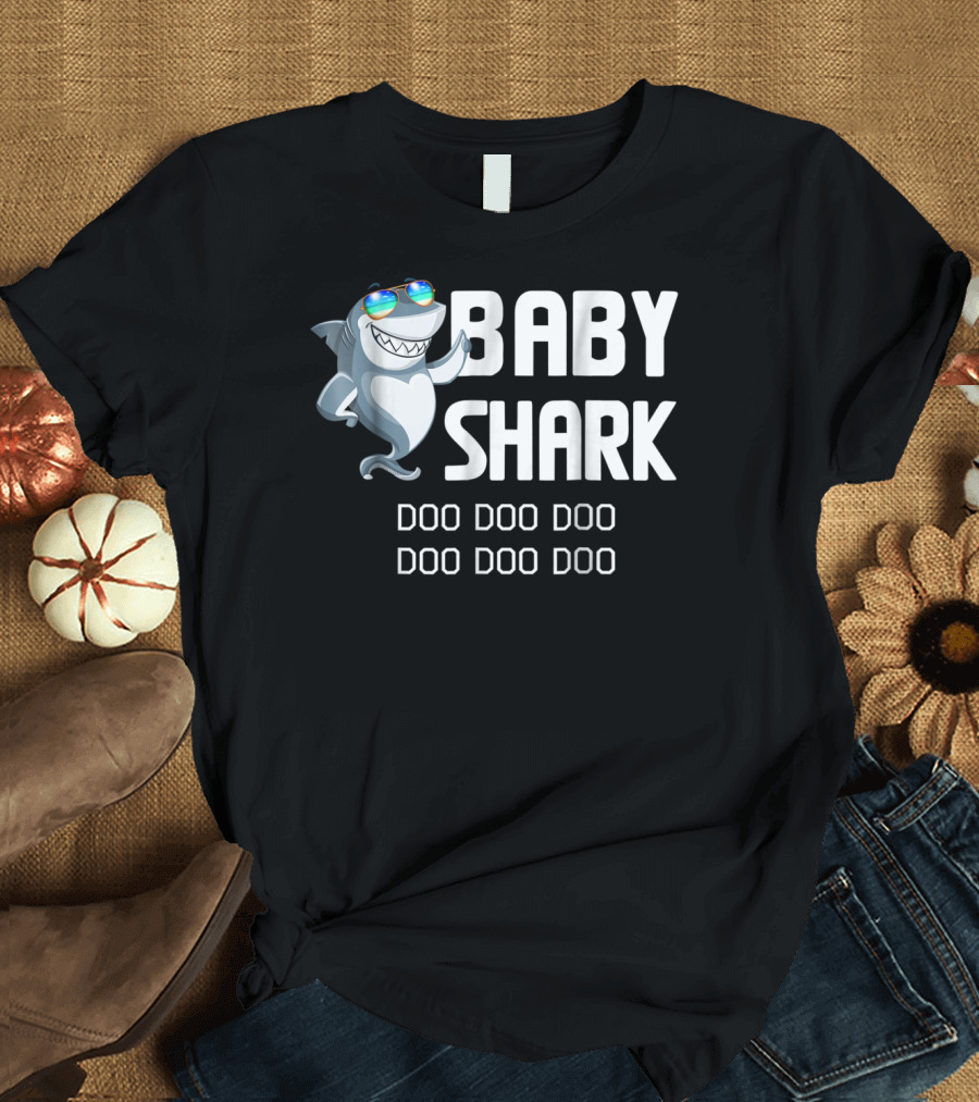 Baby Shark Doo Doo Doo Sunglasses Cool Fun T-Shirt