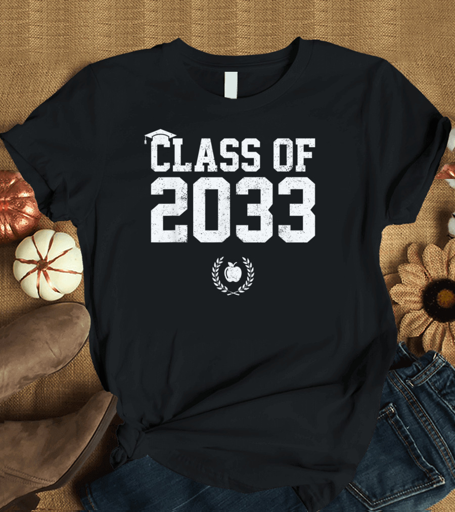 Class Of 2033 Graduate Cap Laurel Apple School Journey T-Shirt