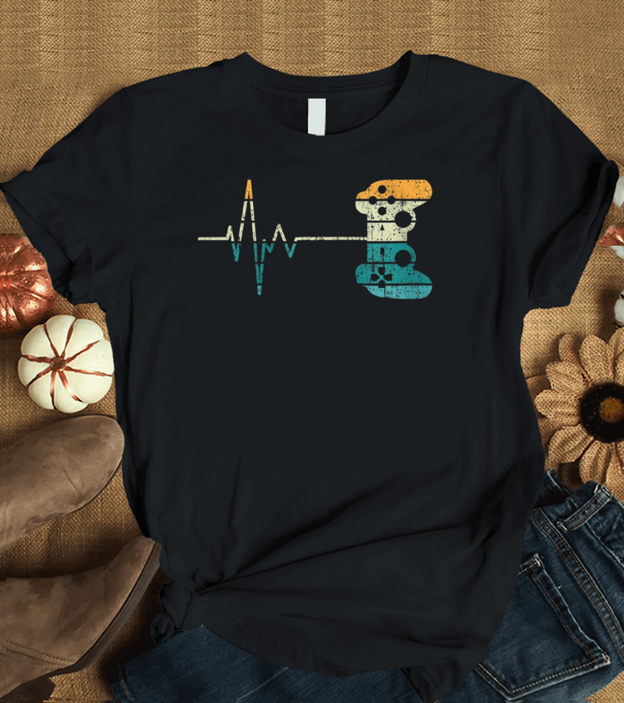 Retro Game Controller Heartbeat Video Game Lover T-Shirt